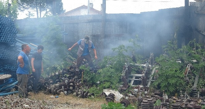 Elektrik malzeme deposunda yangın