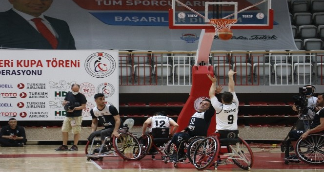 Tekerlekli Sandalye Basketbol Süper Ligi’nde şampiyon İzmir Büyükşehir Belediyespor