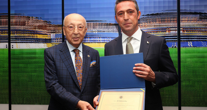 Fenerbahçede yeni yönetim mazbatasını aldı