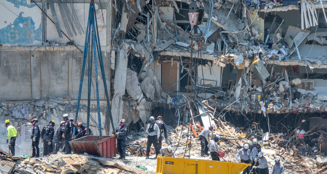 Floridada çöken binada ölü sayısı 10a yükseldi