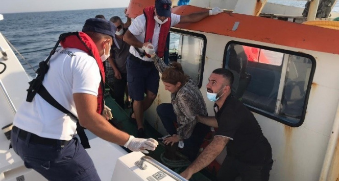 Didim açıklarında 21 düzensiz göçmen kurtarıldı