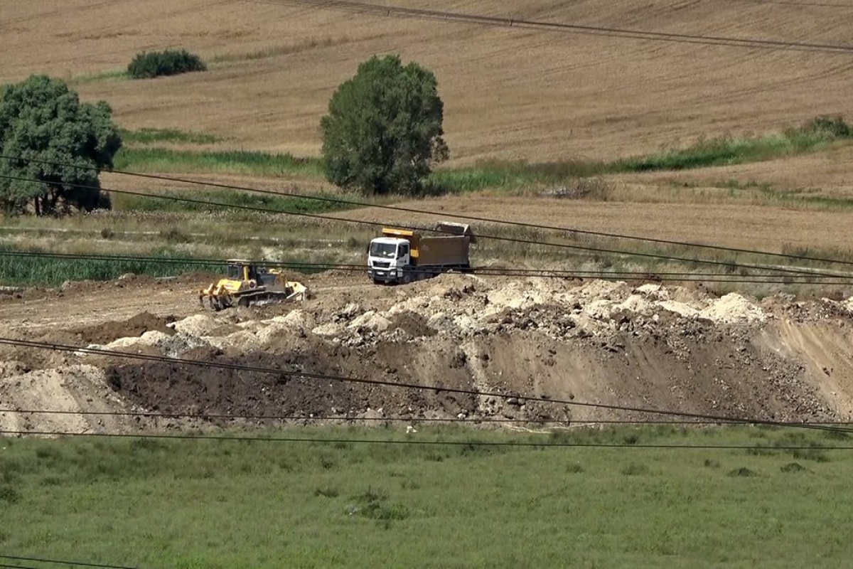 Kanal İstanbul şantiyesinden alınan hafriyatlar, yeni yollar için kullanılıyor