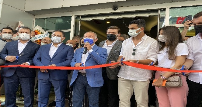 Bayrampaşa’da Necip Uysal spor tesisi açıldı