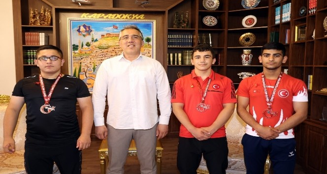 Nevşehir’de başarılı sporcular ödüllendirildi