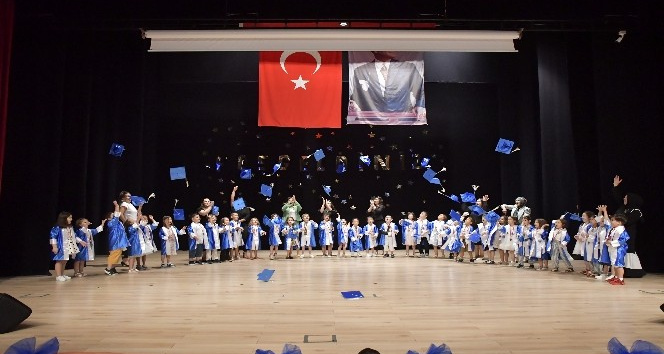 Biga Belediyesi kreş öğrencileri kep attı