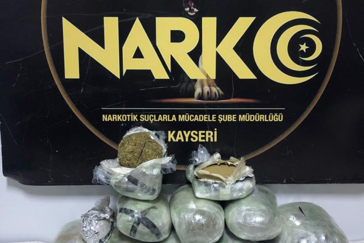 Kayseri’de kargo aracına uyuşturucu operasyonu: 10 kilo esrar ele geçirildi