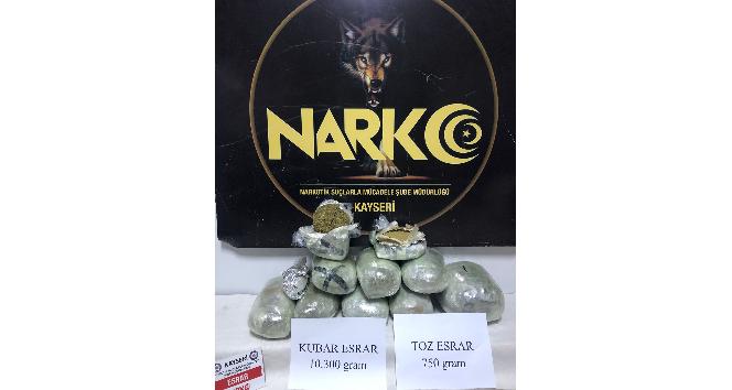 Kargo aracında uyuşturucu ticaretine 1 tutuklama