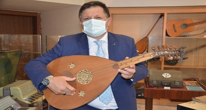 21 ülkeden müzik aletleri bu müzede sergileniyor