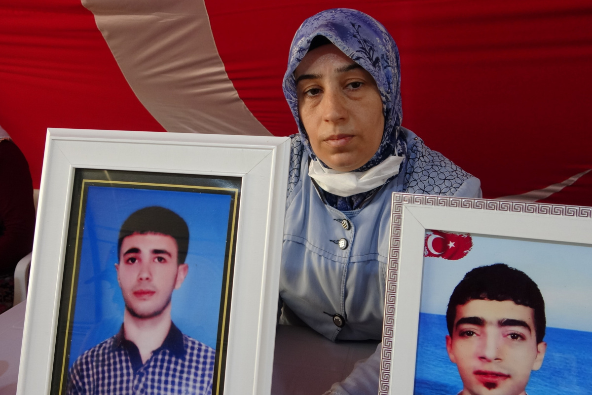Eylemdeki anne Elhaman&#039;dan PKK&#039;ya tepki