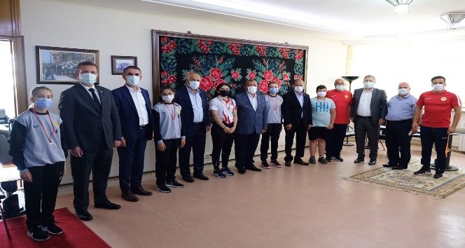 Trakya Birlik Spor Kulübü sporcularına ödül