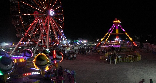 Yasaklar kalktı, Denizli geceleri hareketlendi