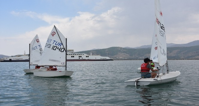 Yelkenciler, Van Gölü’nde Türkiye Şampiyonası’na hazırlanıyor