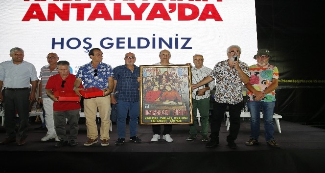 Hababam Sınıfı oyuncuları Antalyalılarla buluştu