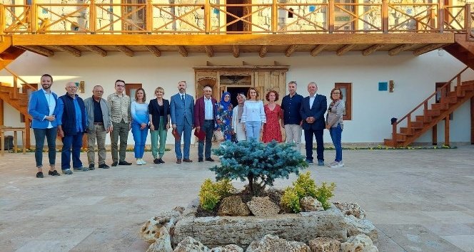 Bayburt Üniversitesi ile Kenan Yavuz Kültür Vakfı arasında protokol imzalandı