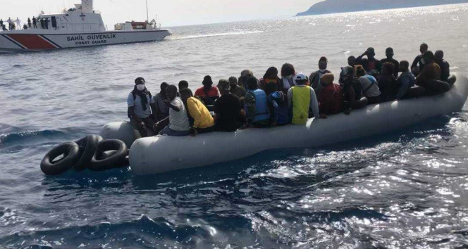 Kuşadası açıklarında 39 düzensiz göçmen kurtarıldı