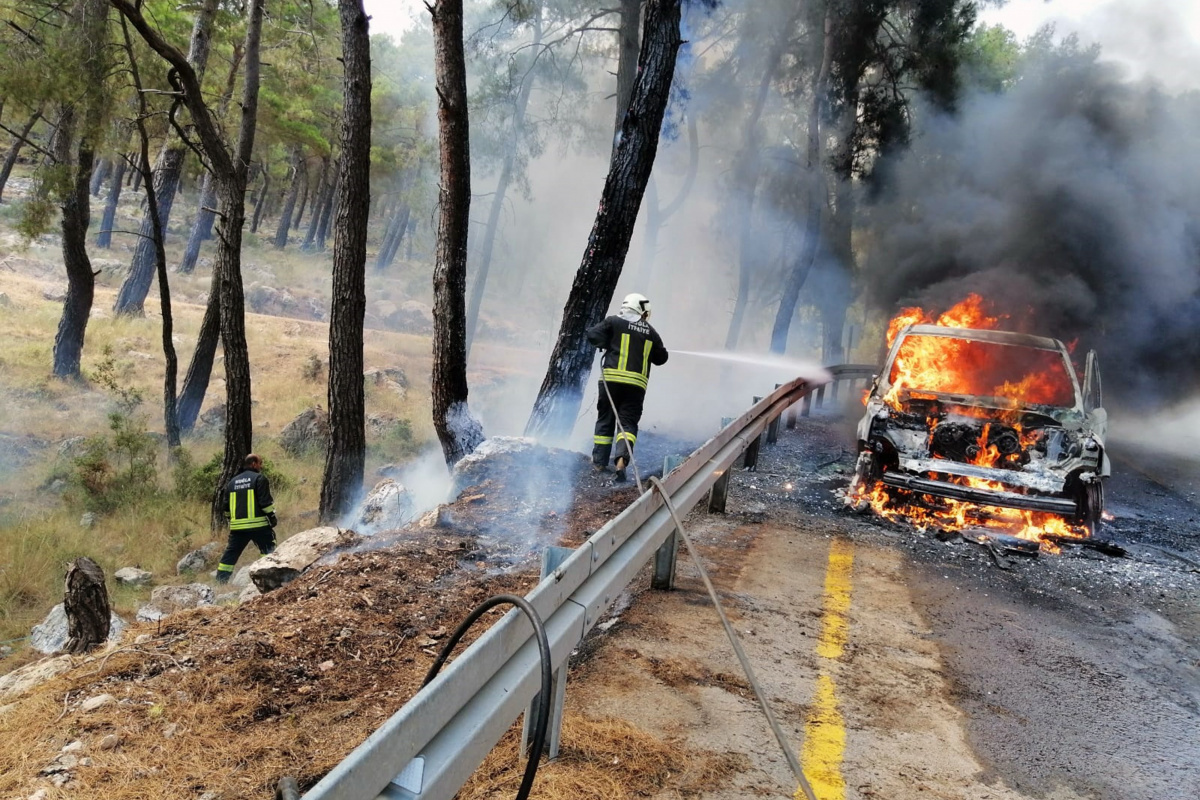 Fethiye'de araç yangını