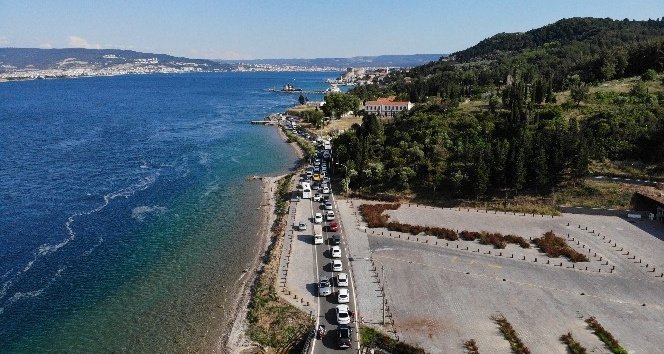 Çanakkale’de tatilcilerin feribot çilesi başladı