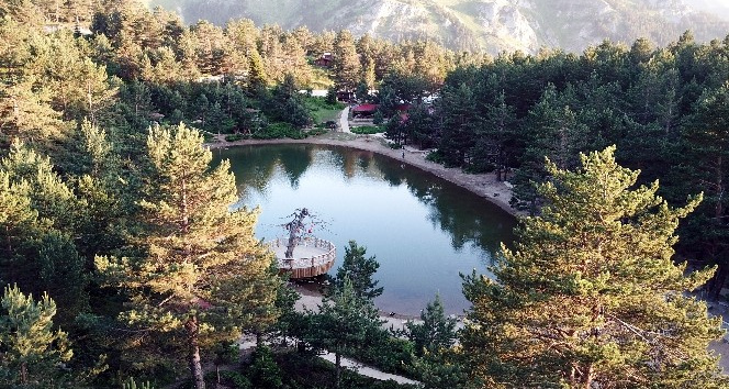 Doğa harikası Limni Gölü’ne ziyaretçi akını