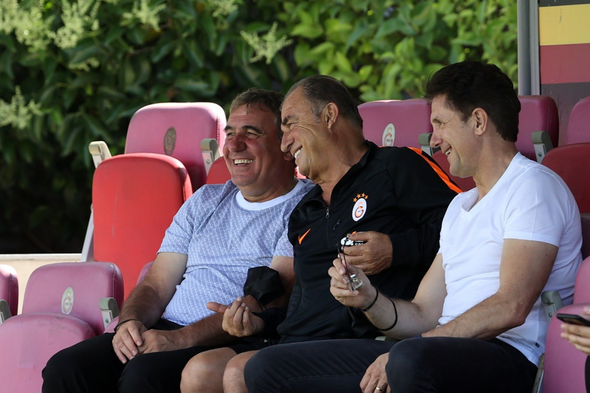 Hagi ve Popescu&#039;dan Galatasaray&#039;a ziyaret