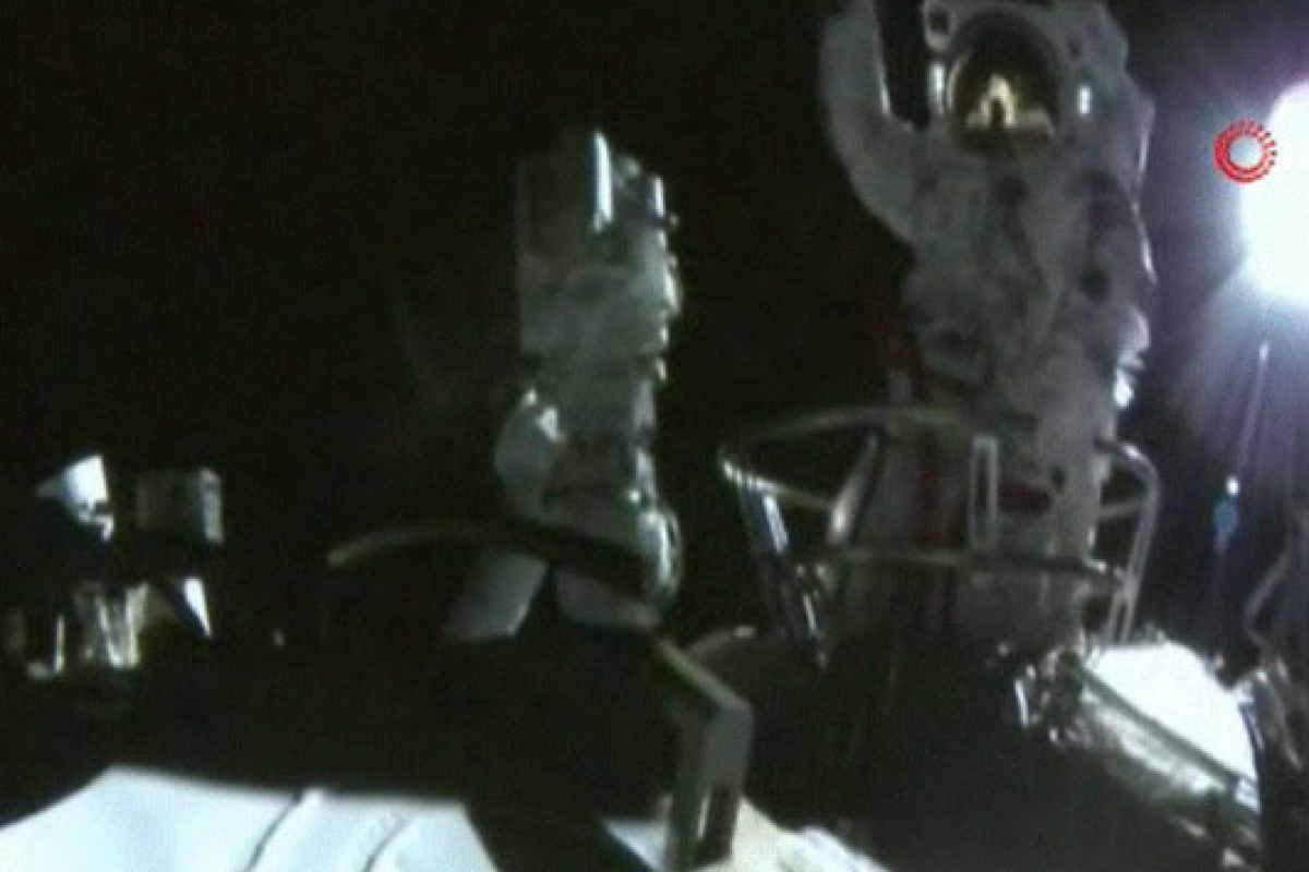 Çinli astronotlar ilk uzay yürüyüşünü gerçekleştirdi