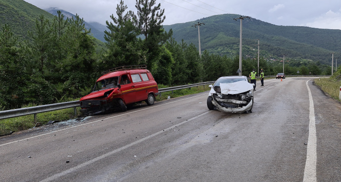 Karabükte 4 ayrı trafik kazası: 2si çocuk biri ağır 8 yaralı