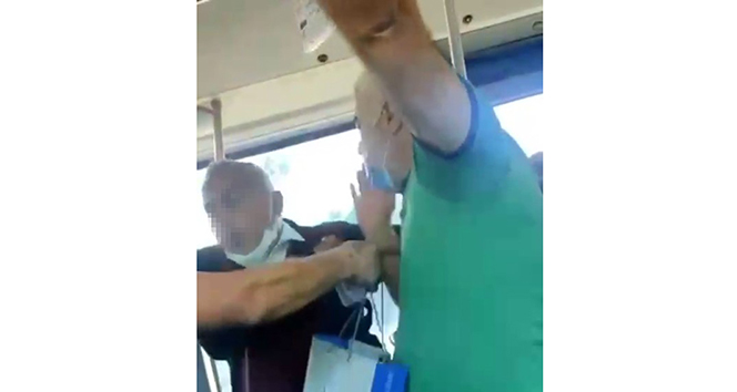 Metrobüste ilginç maske tartışması