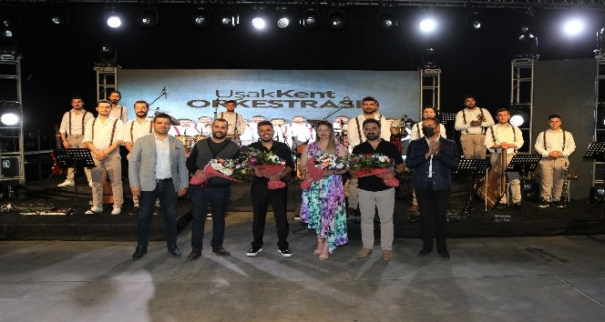 Uşak’ta akşam konserleri başladı