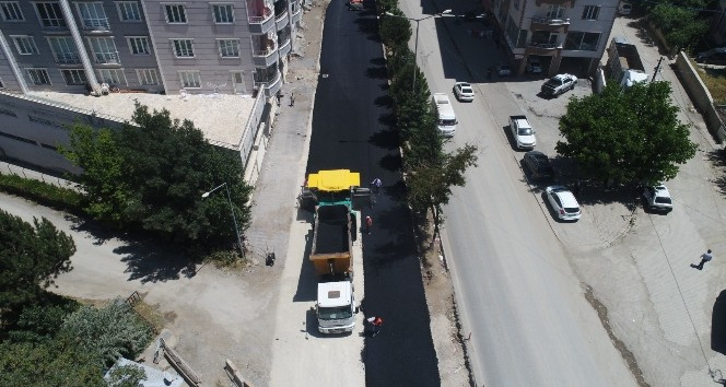 Cumhuriyet Caddesi sıcak asfalt serimi