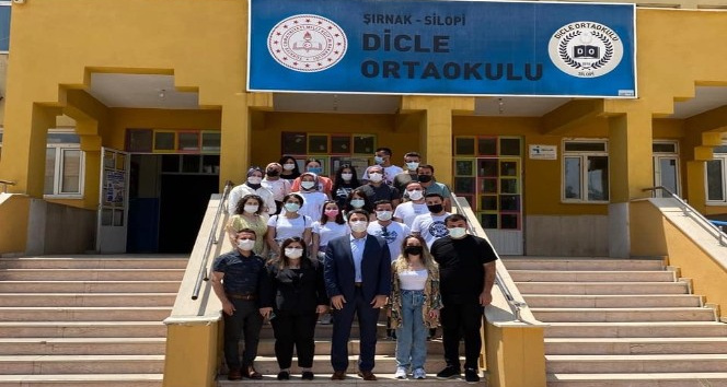 Silopi Kaymakamı Kazım Kuruca, LGS’de derece yapan öğrencileri tebrik etti