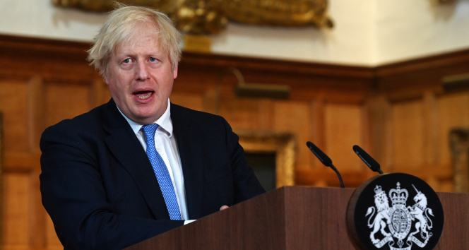 İngiltere Başbakanı Johnson: "Maske zorunluluğu kalkacak"
