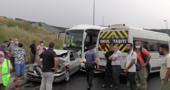 Maltepede 5 aracın karıştığı zincirleme trafik kazası: 2 yaralı