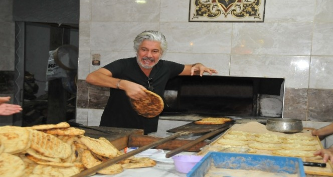 Behzat Uygur, Akşehir’de pidecilik yapıp yorgan dikti