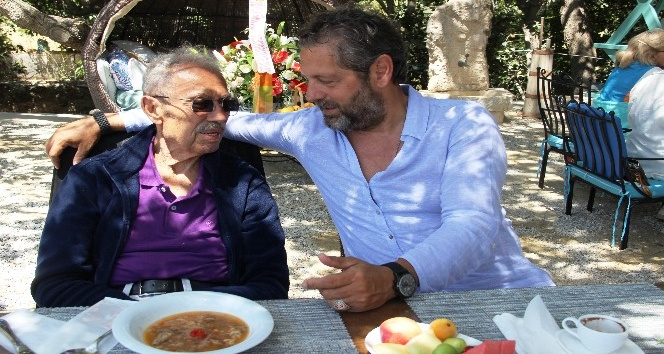 Bora Gencer: “Baba oğul müzisyen olmak çok zor”