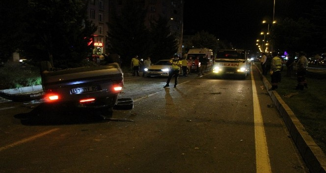 Nevşehir’de ağaçlara çarpan otomobil takla attı: 4 yaralı