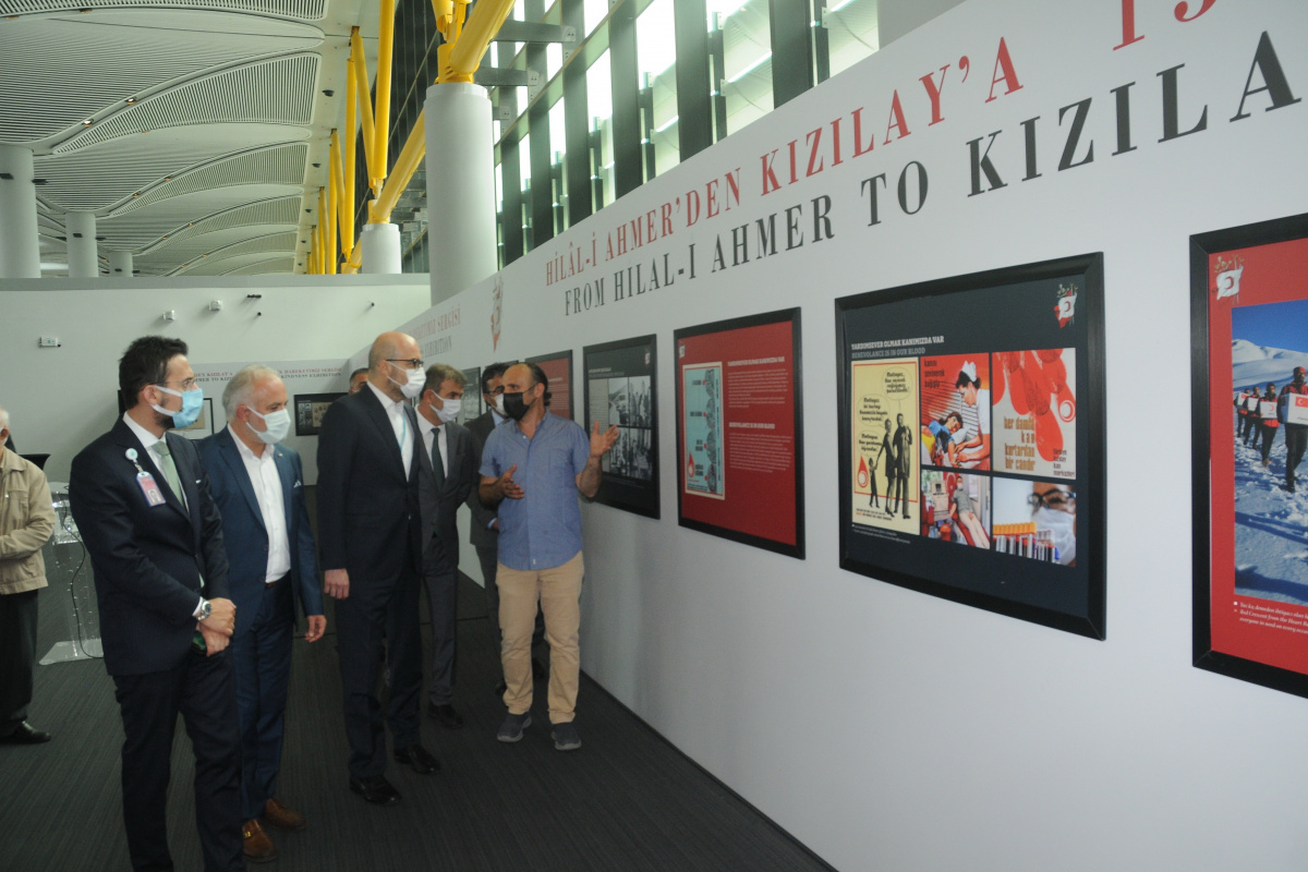 Kızılay İstanbul Havalimanı’nda sergi açtı