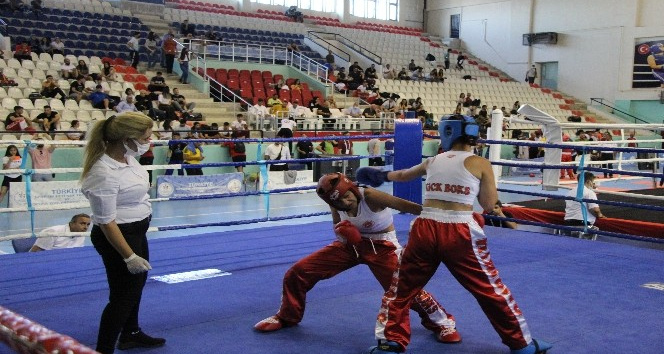 Şırnak’ta Türkiye Ferdi Kick Boks Şampiyonası tamamlandı