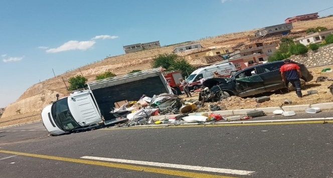 Mardin’de kamyonet ile cip çarpıştı: 5 yaralı