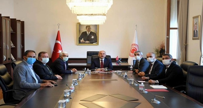 Kilis Heyeti Bakan Karaismailoğlu ile bir araya geldi