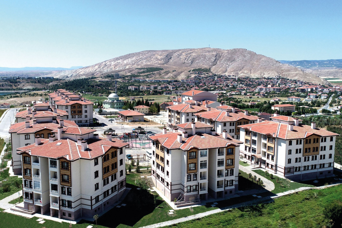 TOKİ tarafından inşa edilen 1 milyonuncu konutun anahtarı teslim edildi