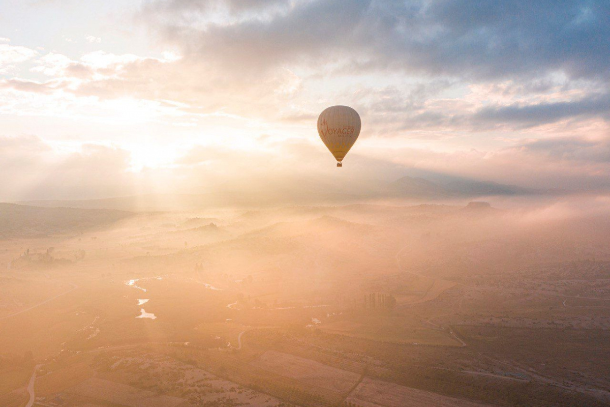 3 bin yıllık vadide sıcak hava balonları uçmaya başladı