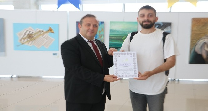 Edirne’de öğrenciler eserlerini sergiledi