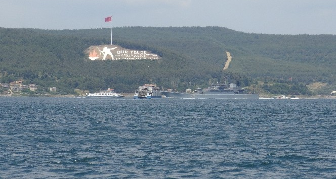 Rus savaş gemileri peş peşe Çanakkale Boğazı’ndan geçti