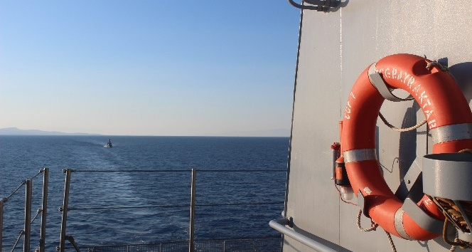 Genç bahriyeliler, Çanakkale şehitlerini selamladı