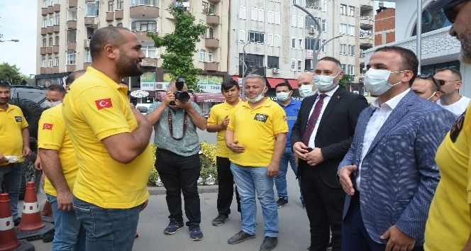 Off-Roadcıları belediye önünden Başkan Kibar uğurladı