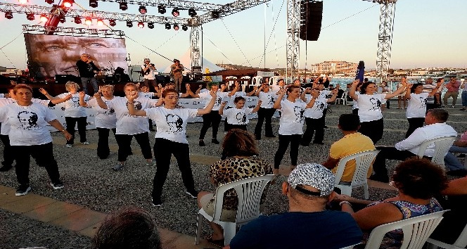 Çeşme, Ata’sını coşkuyla selamladı