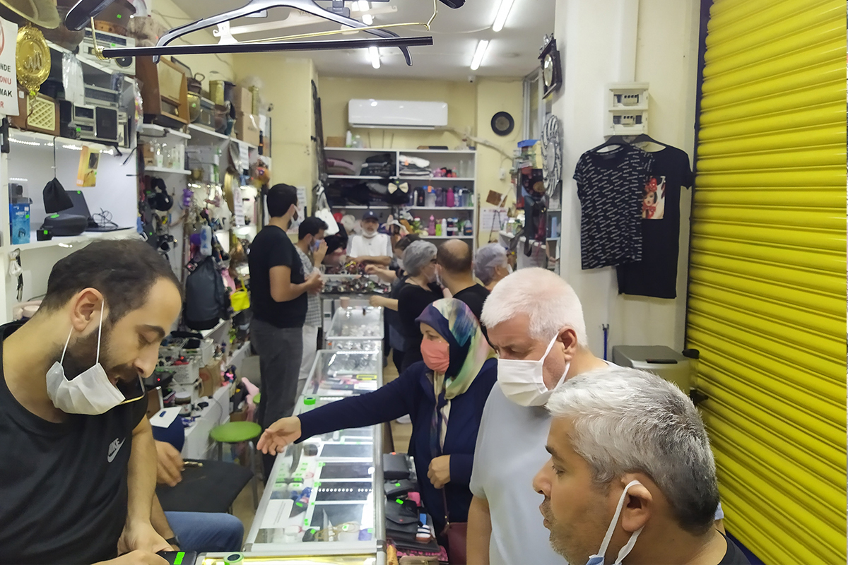 Avcılar’da unutulan eşyalar kuyruğu