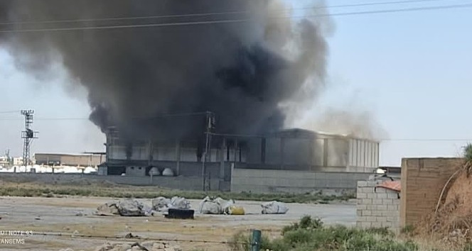 Kızıltepe’de polyester fabrikasında yangın
