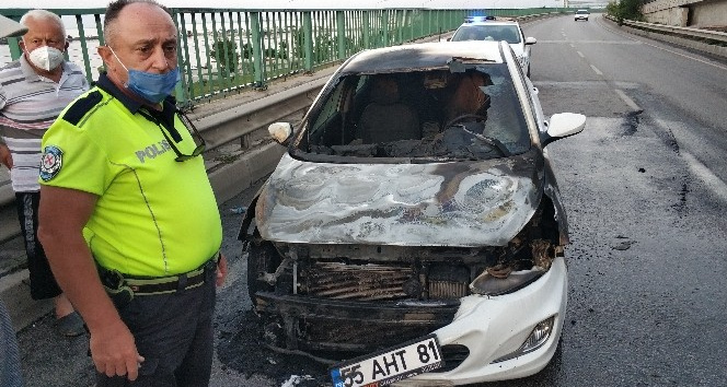 Bir Hafta Önce Satın Aldığı Otomobil Seyir Halindeyken Yandı Samsun