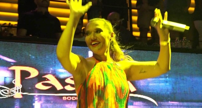 Demet Akalın, Bodrum’u salladı