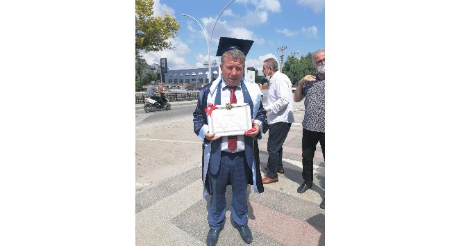 55 yaşında liseyi bitirdi